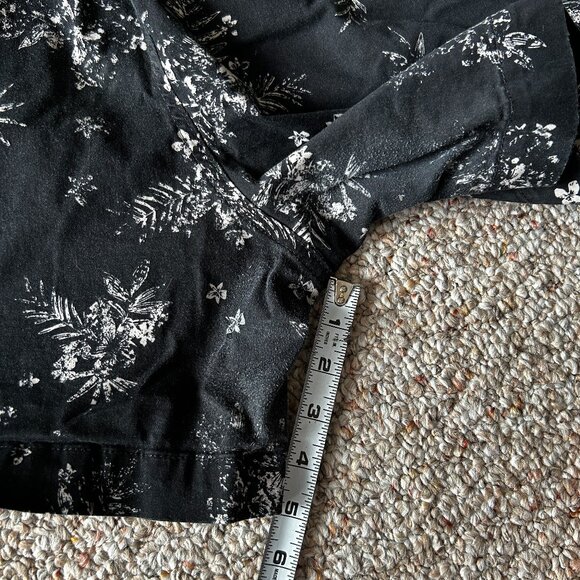 Shorts - Picture 5 of 5